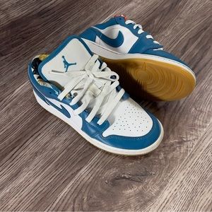 Air Jordan 1 Low SE Barcelona 4Y